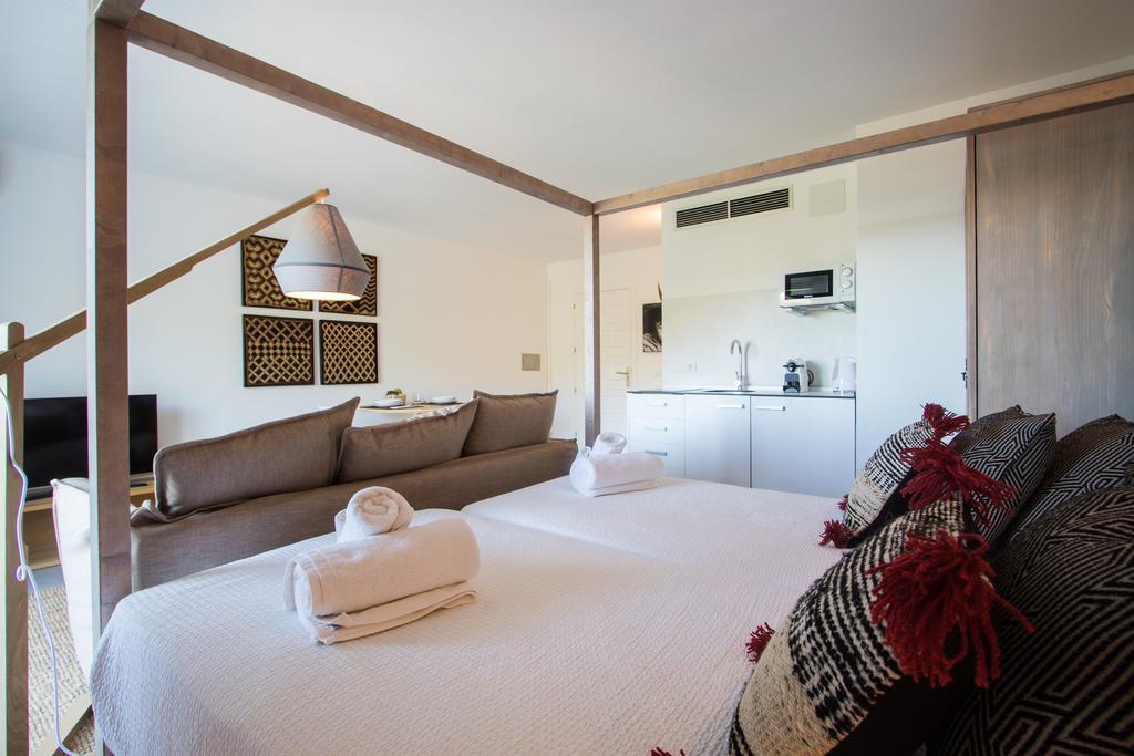 Casa Victoria Suites Sant Josep de sa Talaia Exterior photo